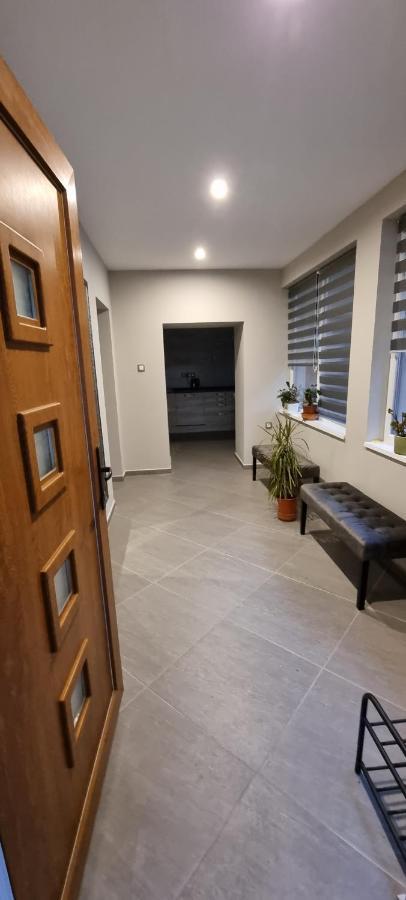 Hos-Cegledi Vendeghaz Miskolc -Oenallo Otthon, Mely Csak Az Oenoeke Exteriör bild