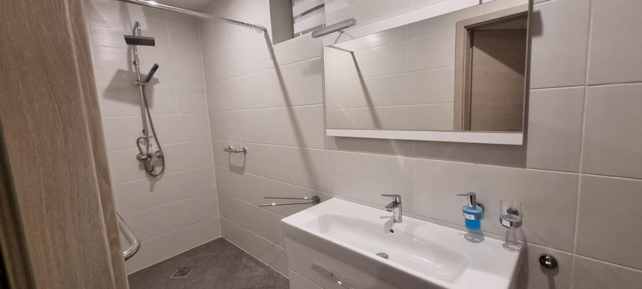 Hos-Cegledi Vendeghaz Miskolc -Oenallo Otthon, Mely Csak Az Oenoeke Exteriör bild