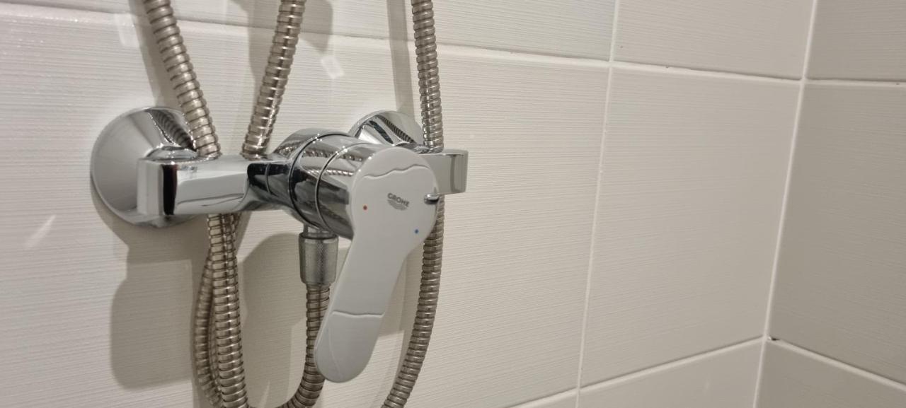 Hos-Cegledi Vendeghaz Miskolc -Oenallo Otthon, Mely Csak Az Oenoeke Exteriör bild