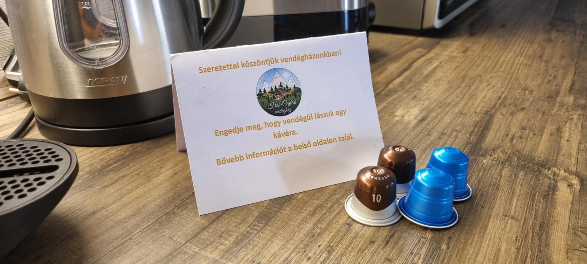 Hos-Cegledi Vendeghaz Miskolc -Oenallo Otthon, Mely Csak Az Oenoeke Exteriör bild