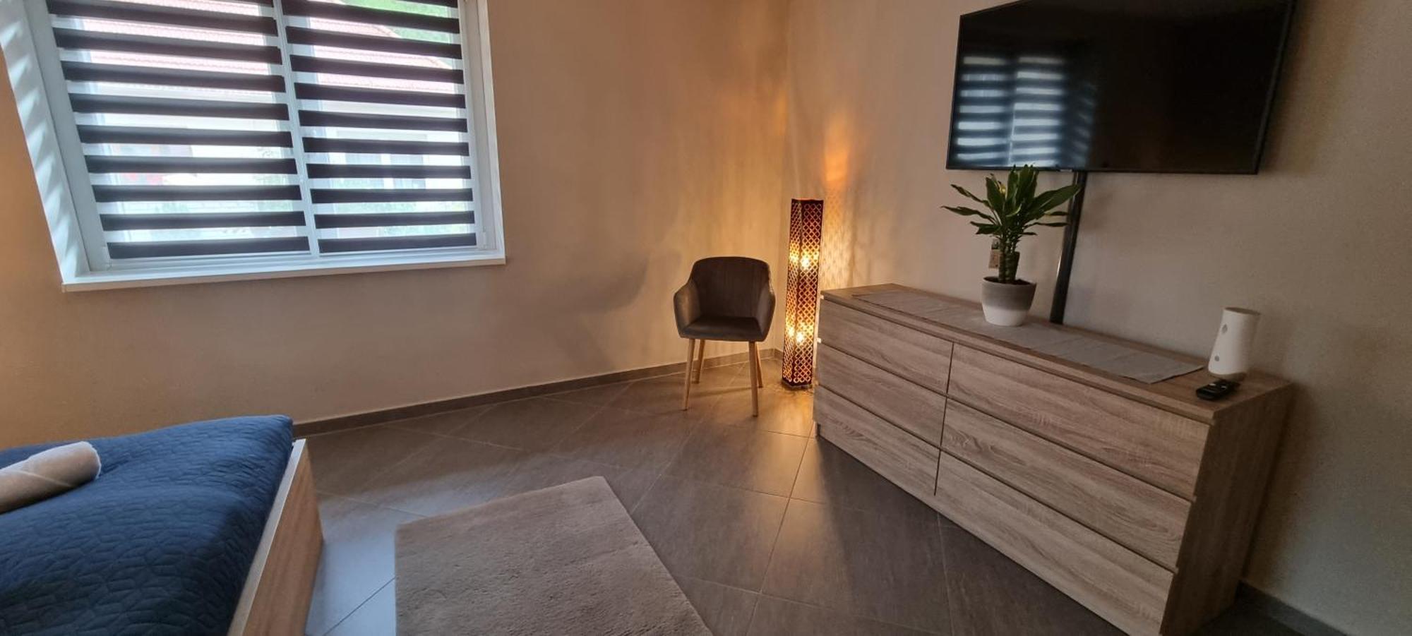 Hos-Cegledi Vendeghaz Miskolc -Oenallo Otthon, Mely Csak Az Oenoeke Exteriör bild